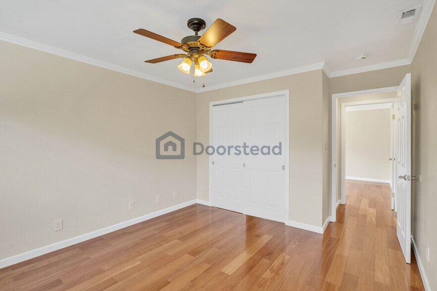 Building Photo - 505 Hiller St
