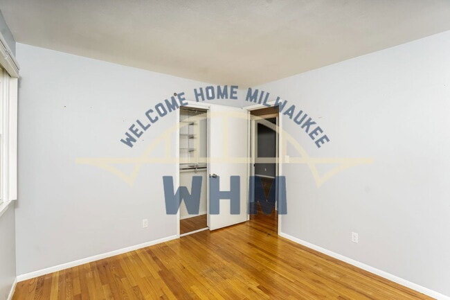 Building Photo - 825 Poplar Creek Dr