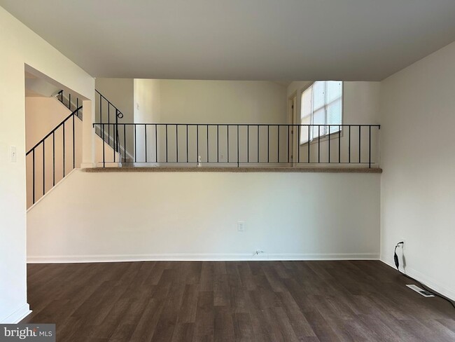 Building Photo - 7 Elk Ln