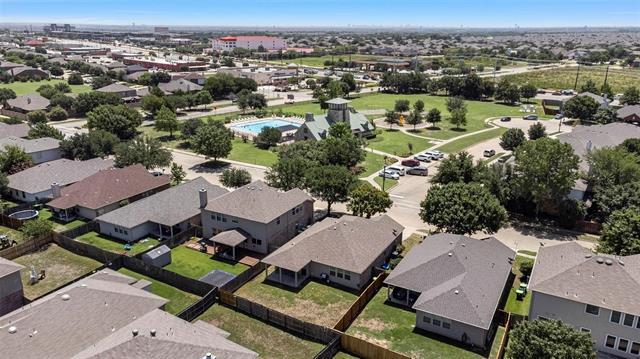 Building Photo - 1301 Mockingbird Dr