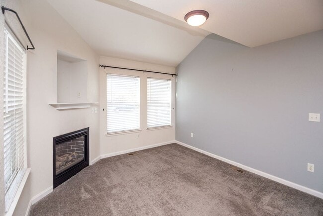 Building Photo - 4040 Plum Creek Dr