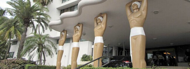 Building Photo - 6345 Collins Ave