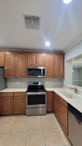Building Photo - 10077 Lone Cypress St