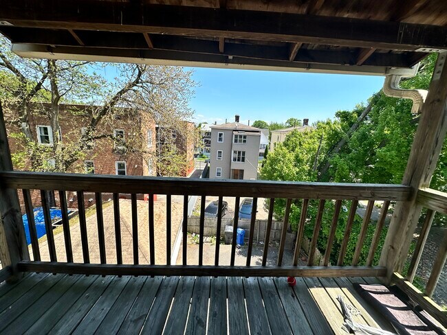 Primary Photo - 62 Beacon St
