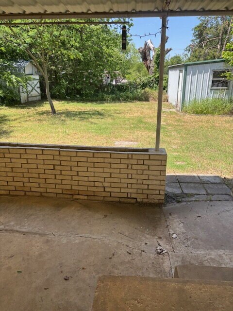 Building Photo - "Charming 3-Bed, 2-Bath Retreat in Whitesb...