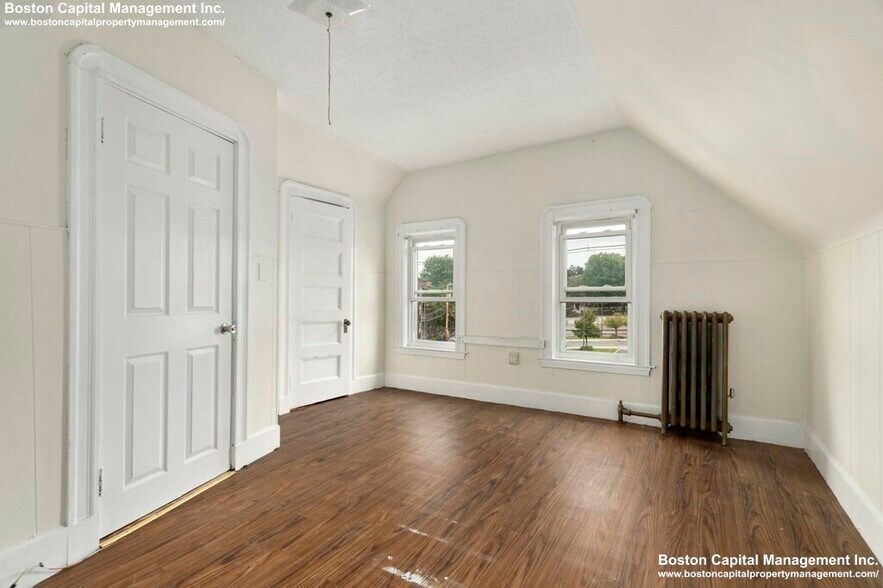 Building Photo - 86 Elm St