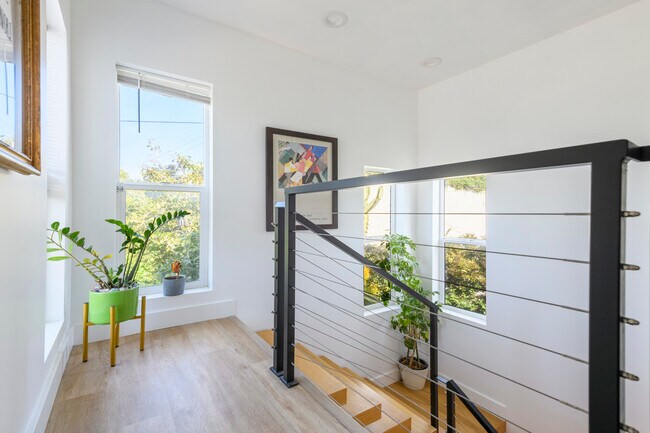 Primary Photo - 4426 Campbell Dr