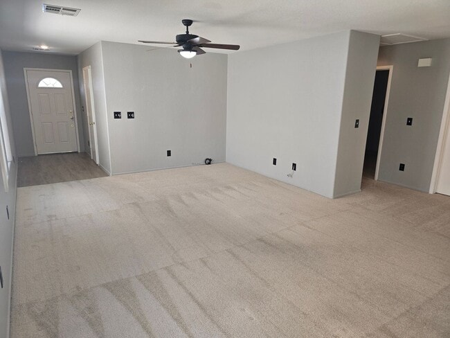 Building Photo - KEEP AN EYE ON THIS! WILL NOT LAST LONG!