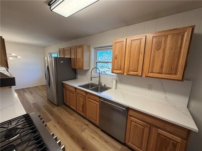 Building Photo - 2854 N Loxley Ave