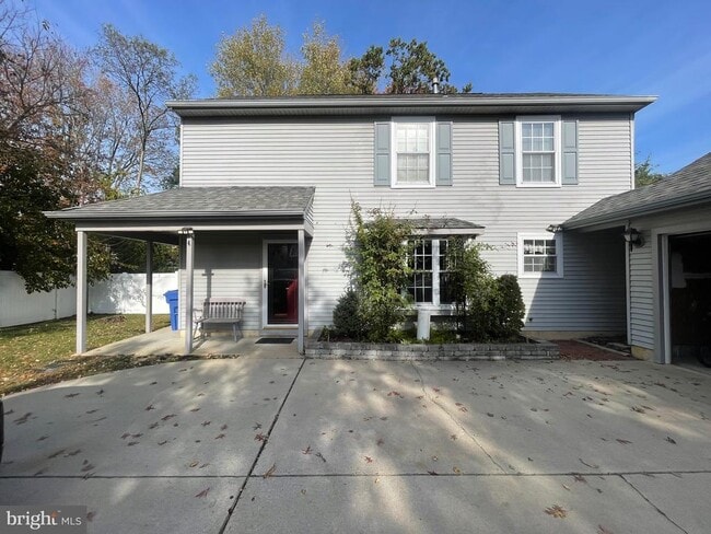 Building Photo - 4 Brookview Dr