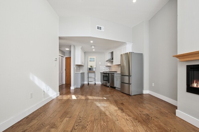 Building Photo - 120 Sherman Ave