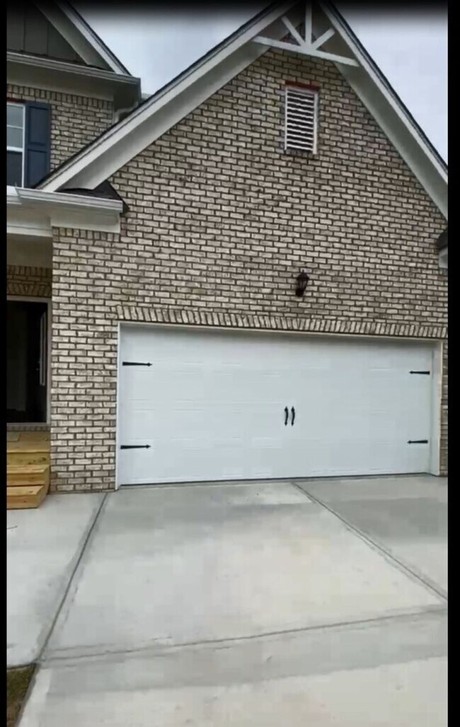 Building Photo - Spacious 4BR House in Braselton