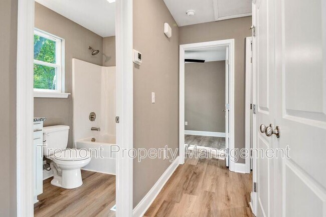 Building Photo - 3716 Central Ave