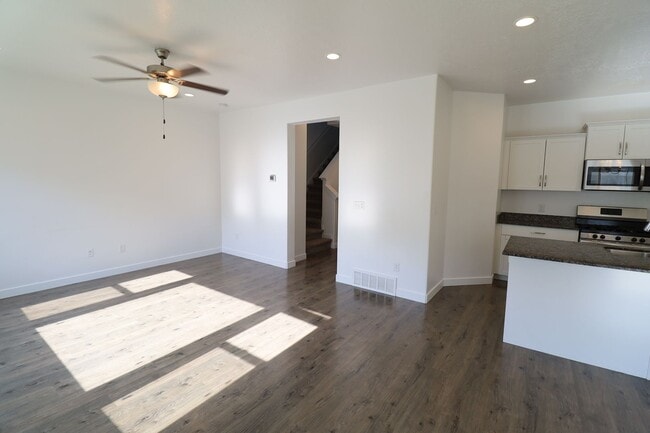 Building Photo - Beautiful Legacy Farms Home