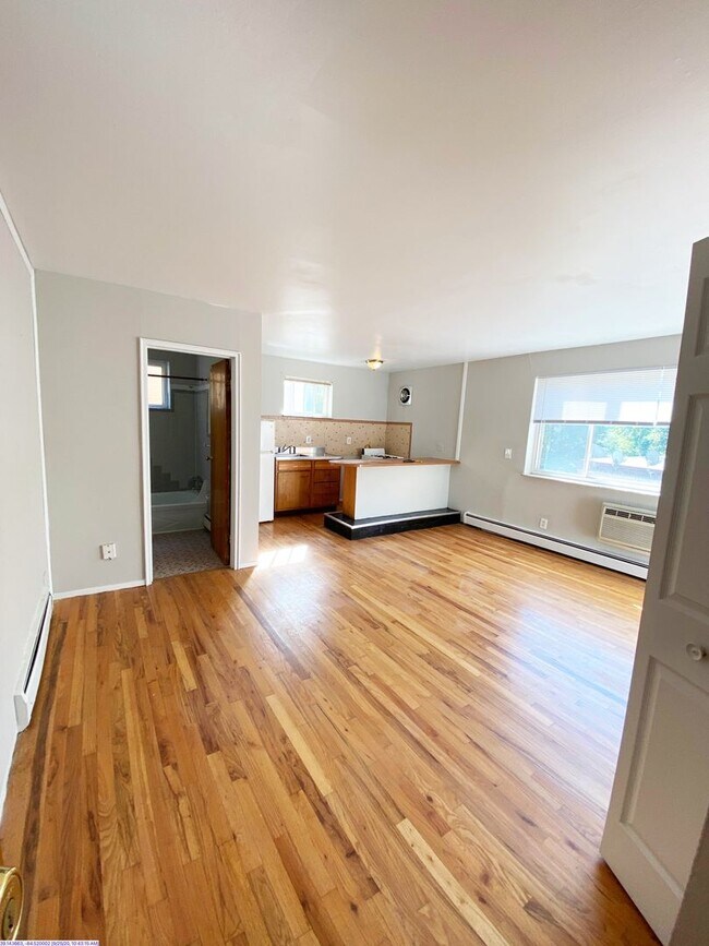 Building Photo - 507 Lowell Ave