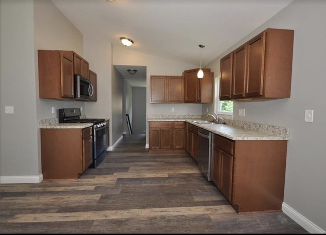 Building Photo - 252 Seminole St