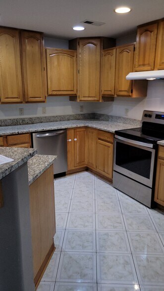 Building Photo - 347 Terrace Dr E