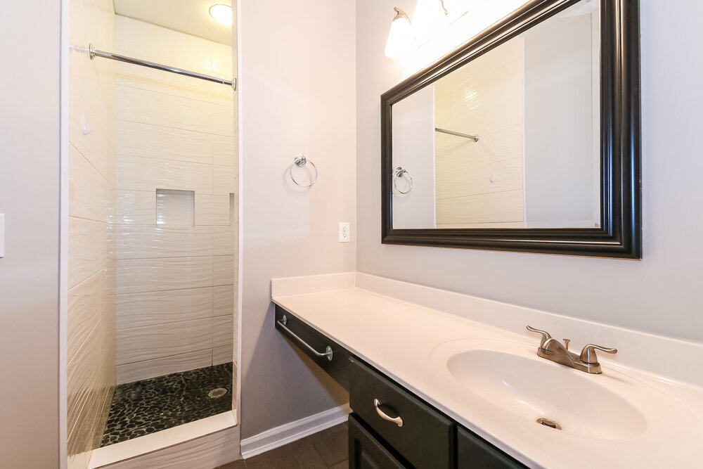 Building Photo - 3701 Woodbriar Dr