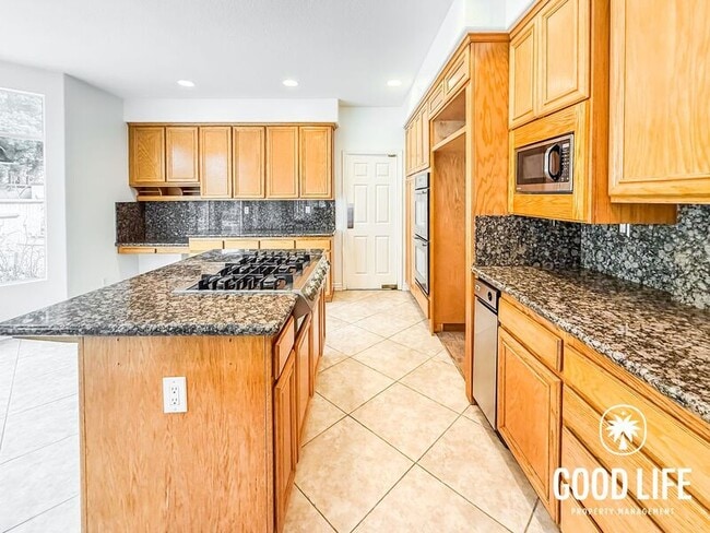 Building Photo - 709 S Hidden Creek Cir