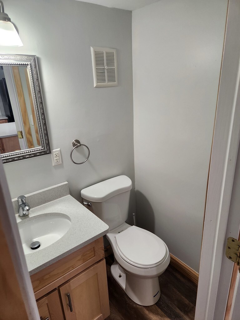 Building Photo - 279 Governors Park Rd