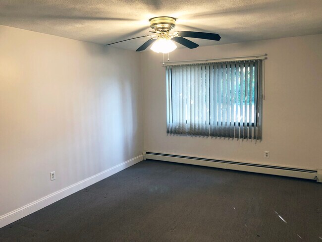 Building Photo - 395 Merrimack St