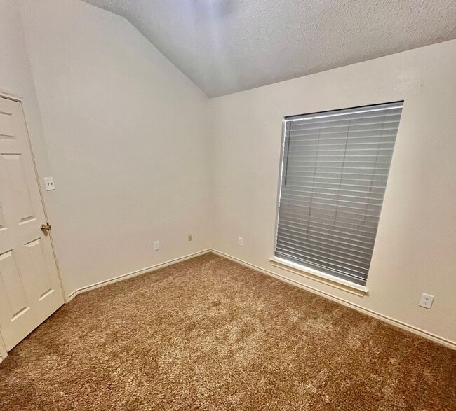 Building Photo - NEW IN MANAGEMENT - AVAILABLE NOW! MOVE IN SPECIAL!