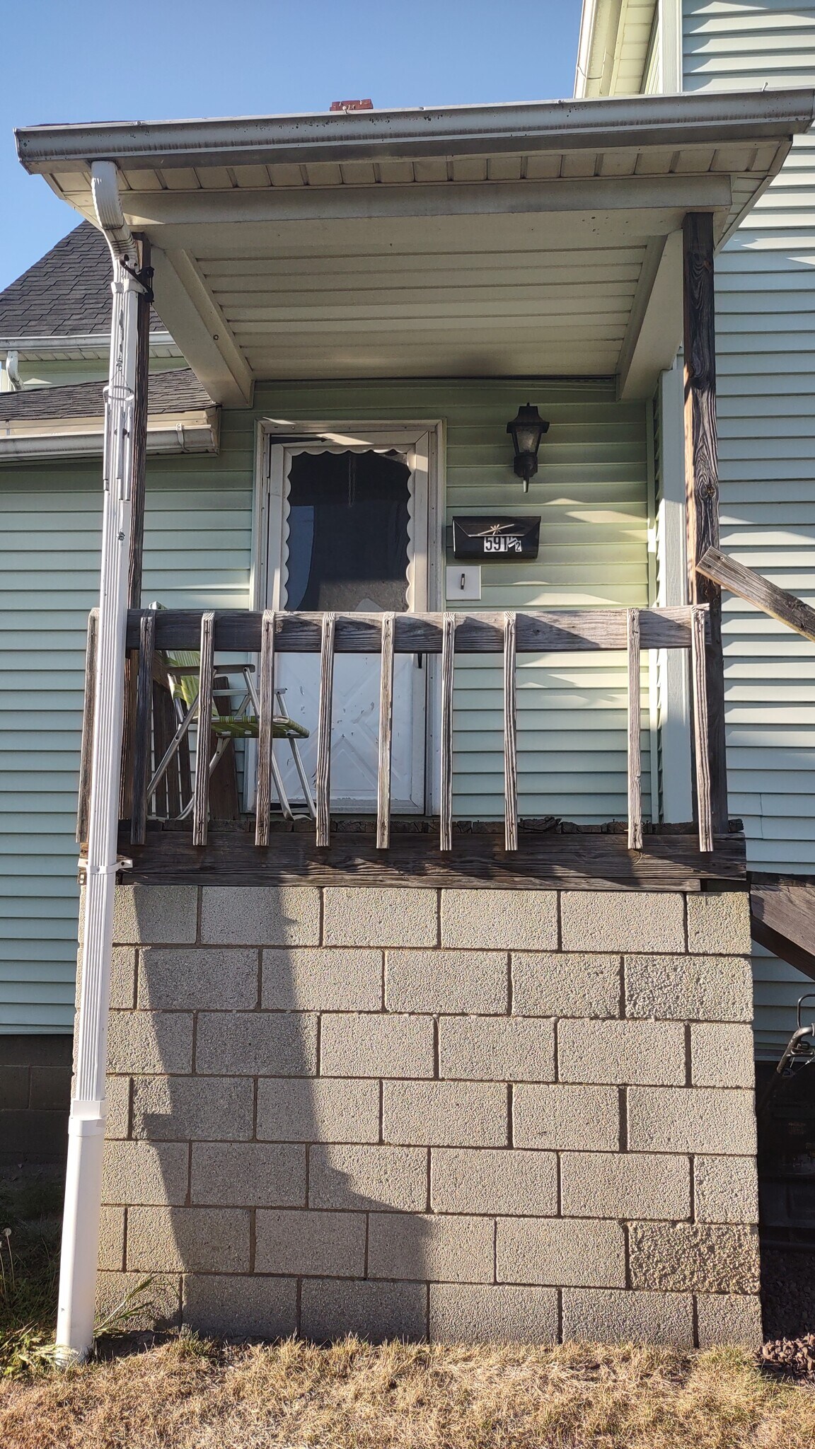 Building Photo - 591 1/2 N Lincoln Ave