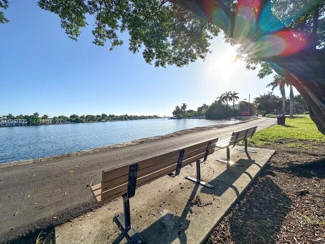 Building Photo - 1255 Jackson St