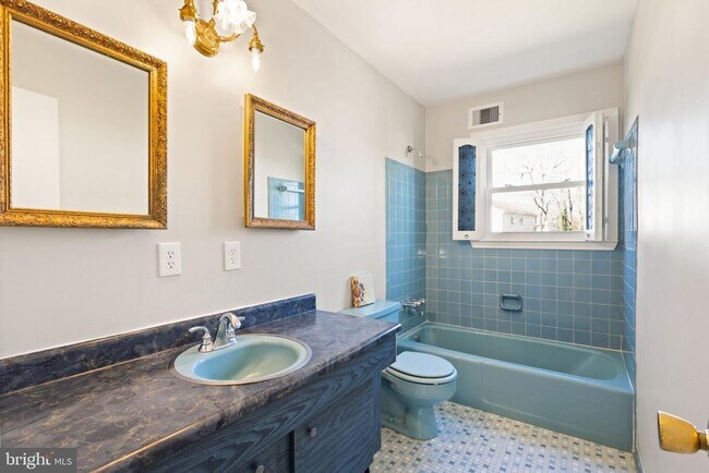Building Photo - 9356 Birchwood Ct