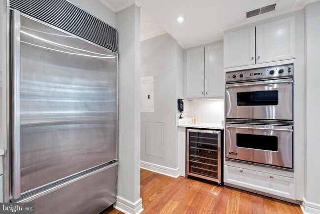 Building Photo - 1111 23rd St NW