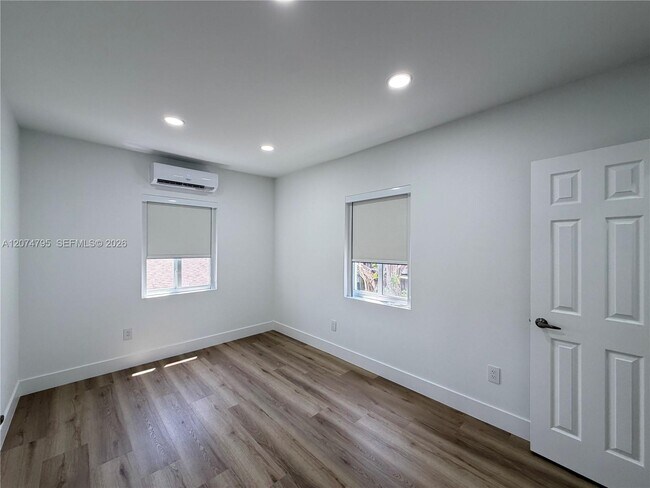 Building Photo - 311 SW 27th Ave