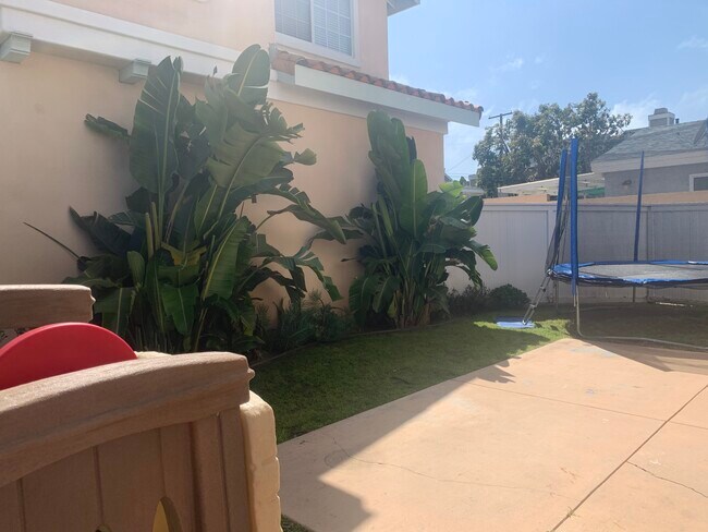 Building Photo - 2224 Ruhland Ave