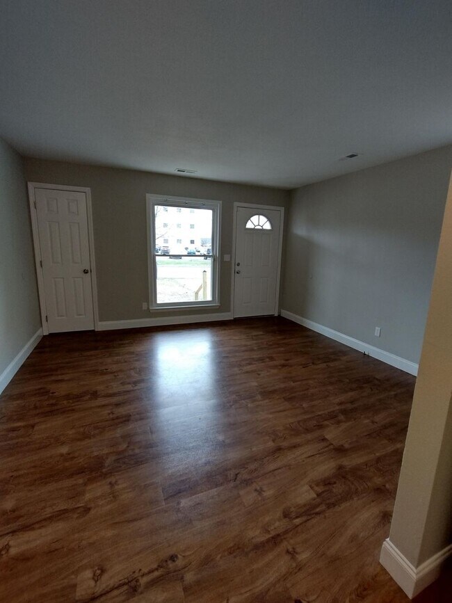 Building Photo - 5904 Graston Ave