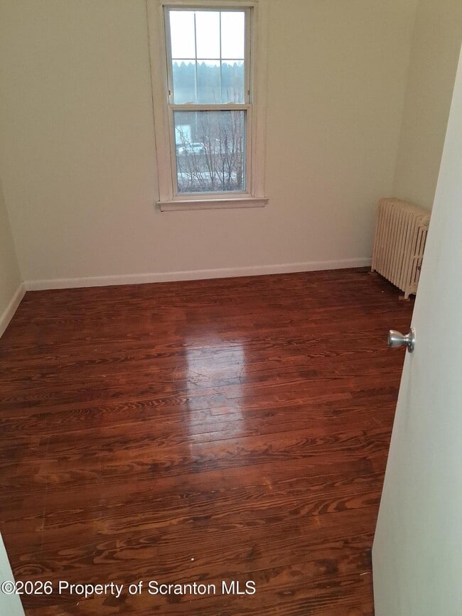 Building Photo - 907 E Drinker St