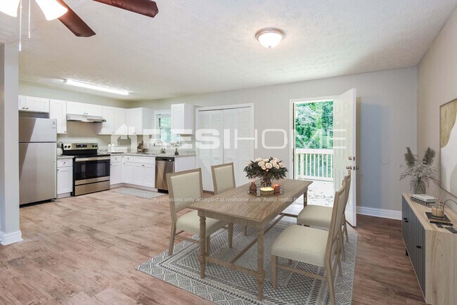 Building Photo - 982 Millwood Dr SW