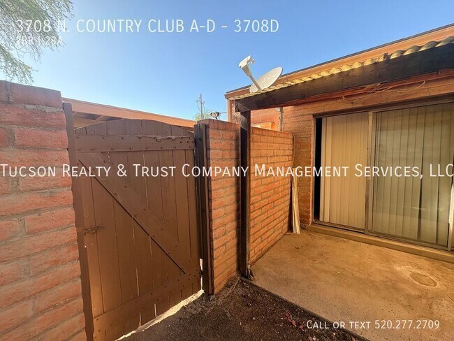 Building Photo - 3708 N Country Club Rd