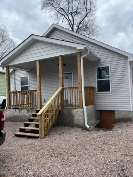 Building Photo - 1134 Simpson St