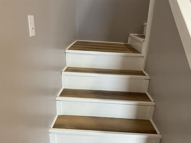 Building Photo - 229 N Richland St