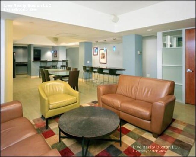 Building Photo - 185 Freeman St