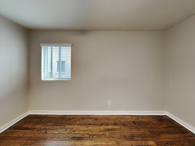 Building Photo - 880 N Highland Ave NE