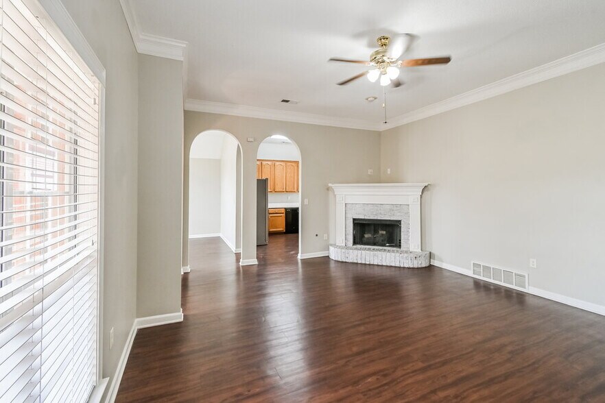 Building Photo - 4299 Rocky Top Cove