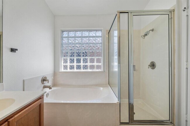 Building Photo - 1616 Kemah Dr