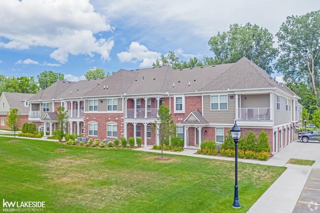 Building Photo - 54195 Baypoint Dr
