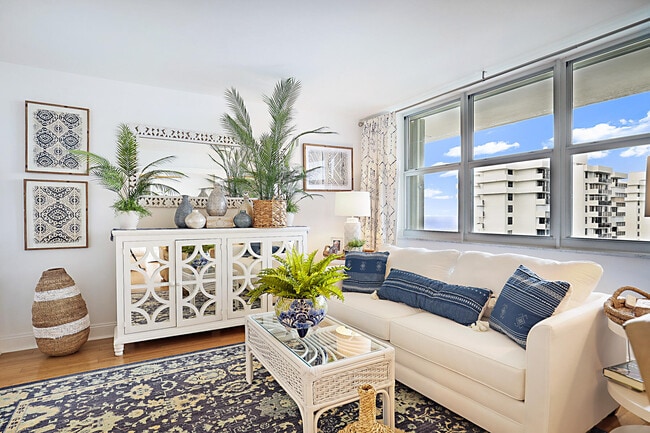 Building Photo - 2121 N Ocean Blvd