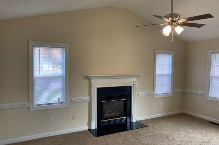 Building Photo - 4119 Juniper Ln NW