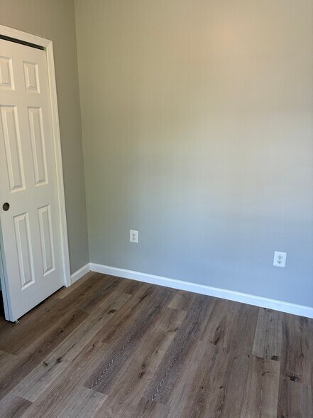 Building Photo - 1709 E St NE