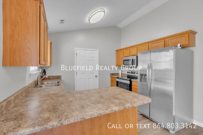 Building Photo - 106 Pine Needle Rd