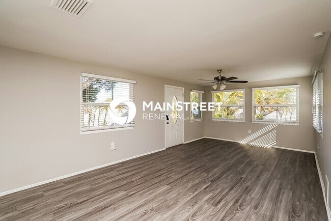 Building Photo - 3 Bedroom Pet-Friendly Home in Largo, FL with Main Street Renewal