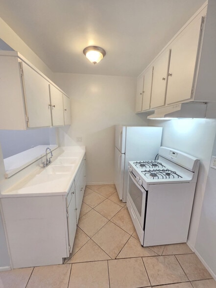 Building Photo - 4660 Kester Ave