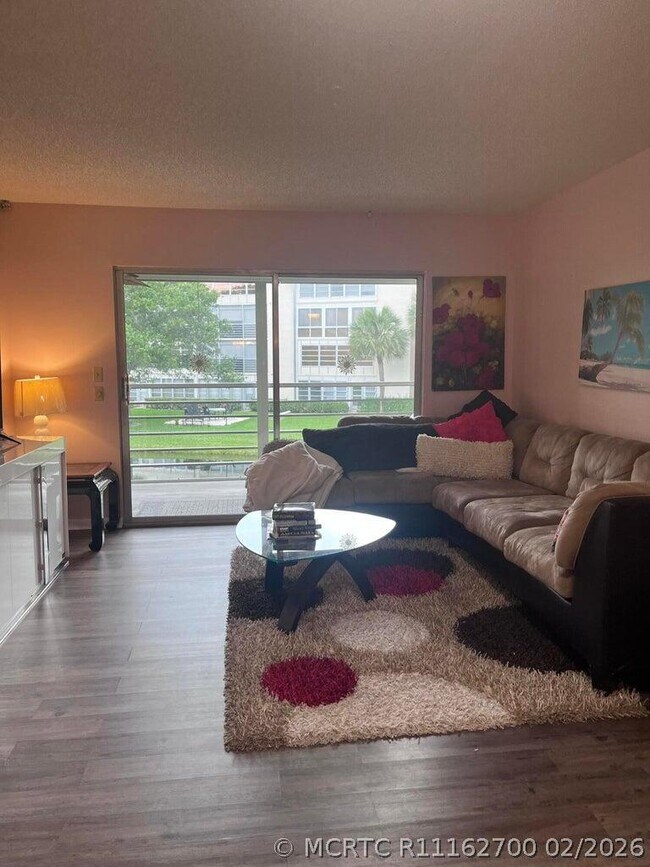 Building Photo - 4302 Martinique Cir